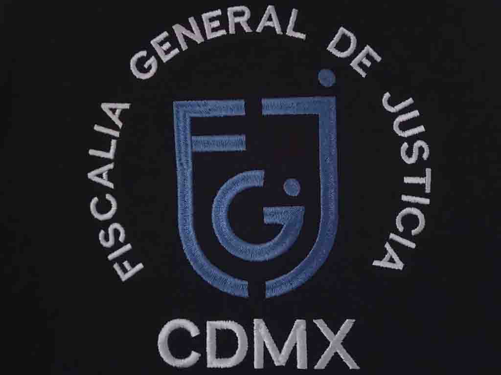 elaboración de bordados e impresiones de camisetas para staff