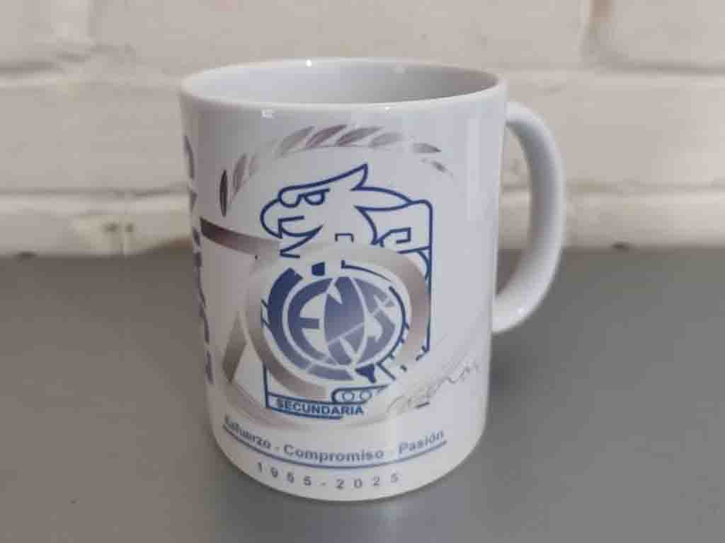 Tazas Personalizadas para eventos, graduaciones, regalos, hechos por bordados kyad