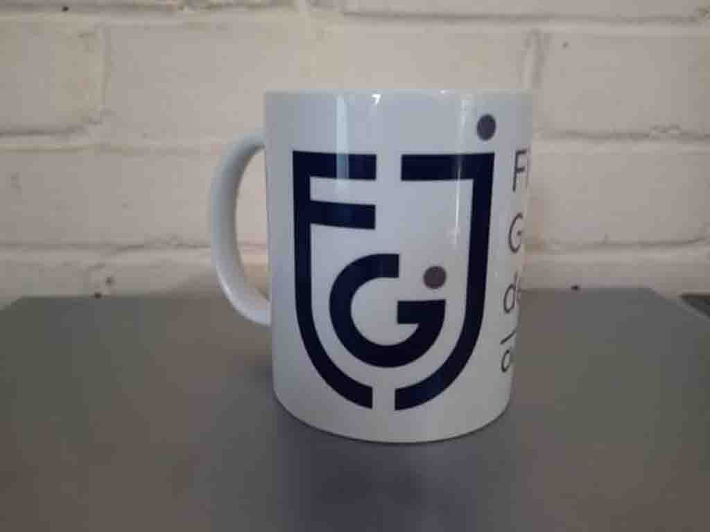taza de ceramica con logo